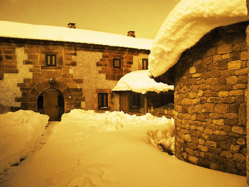 La Casa De Las Brujas Hotell Barrio  Eksteriør bilde