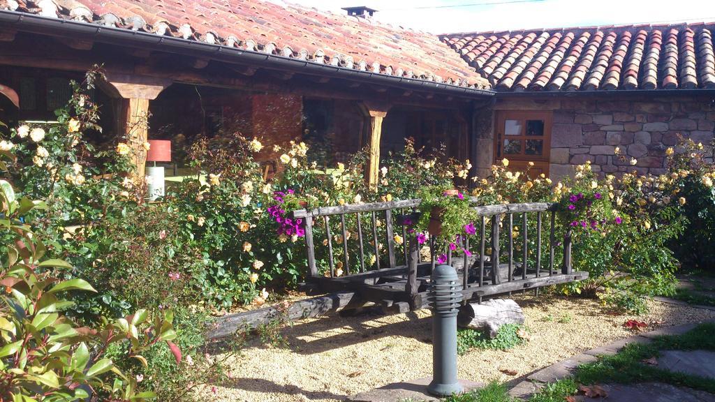 La Casa De Las Brujas Hotell Barrio  Eksteriør bilde